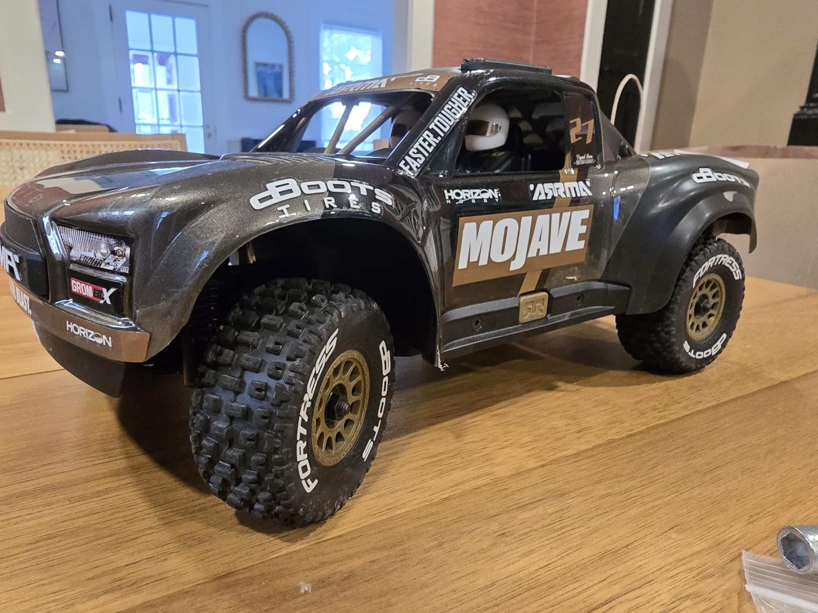 ARRMA Mojave GROM 4X4 223S BLX Brushless Desert Truck RTR, Black customer photo 1