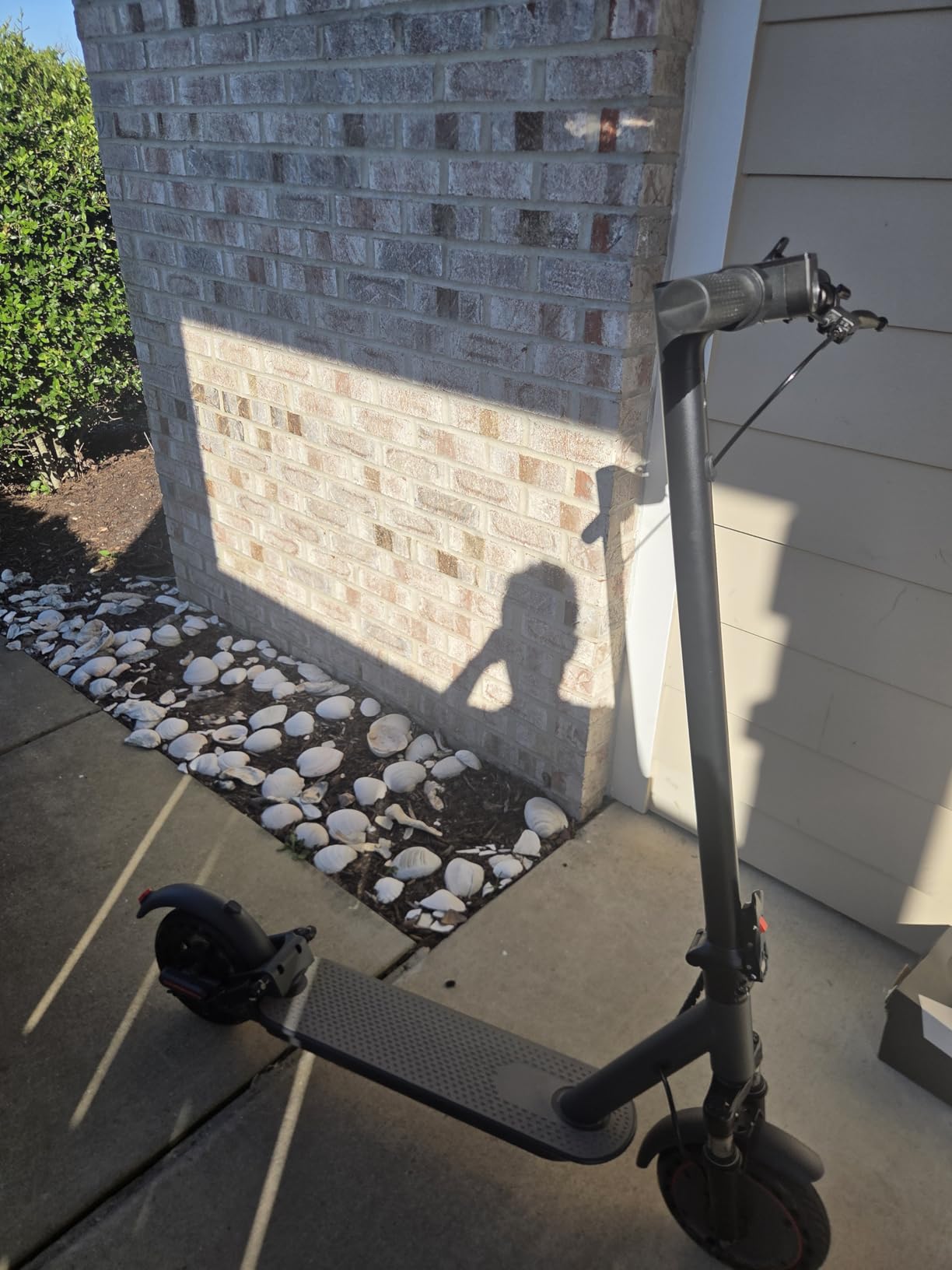 Aovowheel Electric Scooter for Adults, Folding E Scooter Commuting Scooters customer photo 1