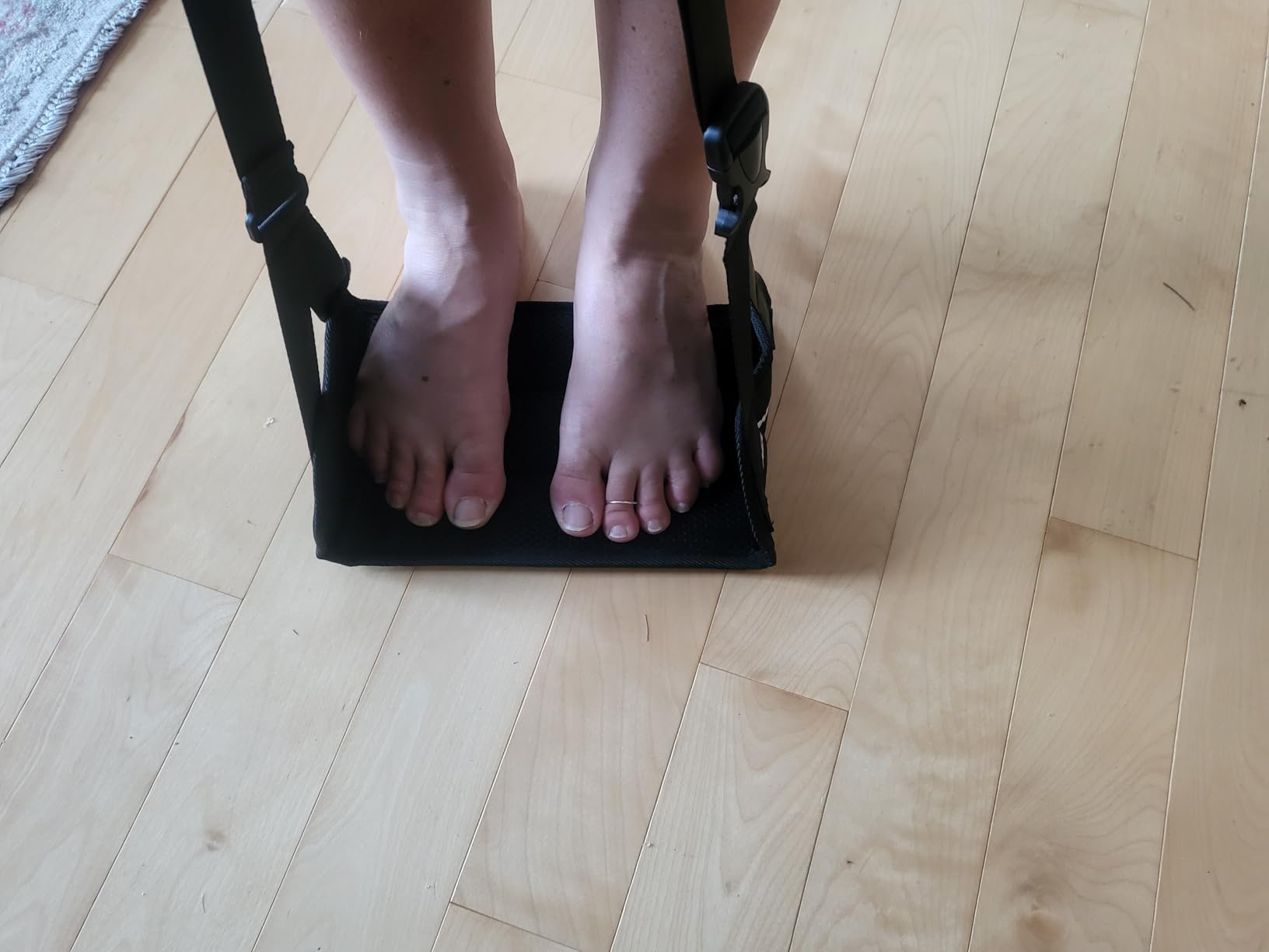 Airplane Foot Fammock, No Collapse Thickened Bamboo Plane Foot Rest Travel customer photo 1