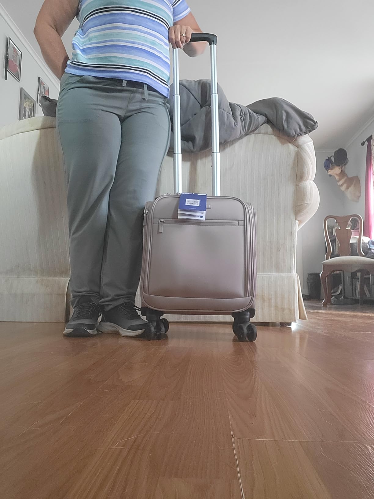 Verage Underseat Carry On Luggage with Wheels, 14.5-Inch Spinner Small Suitcase, Softside Lightweight Travel Bag for Men and Women, Airplane Carry On Bag, Chestnut Brown customer photo 2