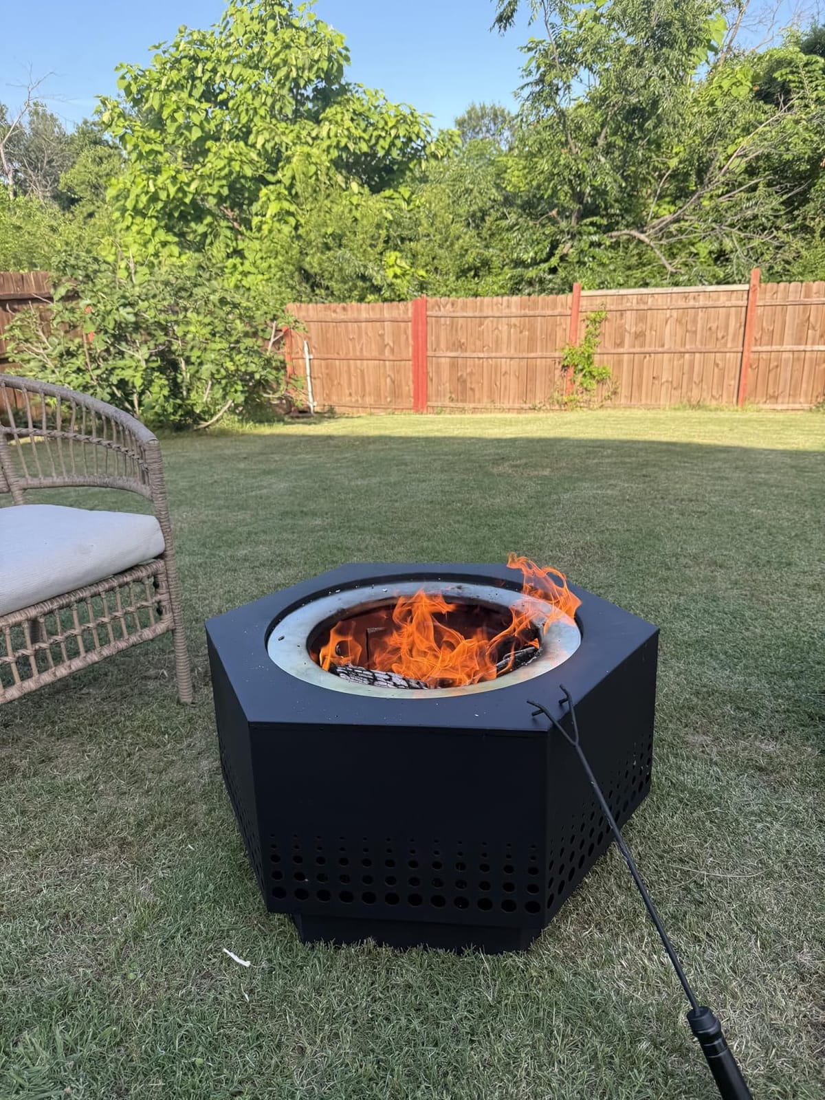 SUNJOY Smokeless Fire Pit 28-Inch Hexagonal Firepit for Outdoor, Stainless Steel Wood Burning Fireplace with Removable Ash Pan, PVC Cover and Fire Poker, Ideal for Camping, Bonfire, Backyard, Black customer photo 2