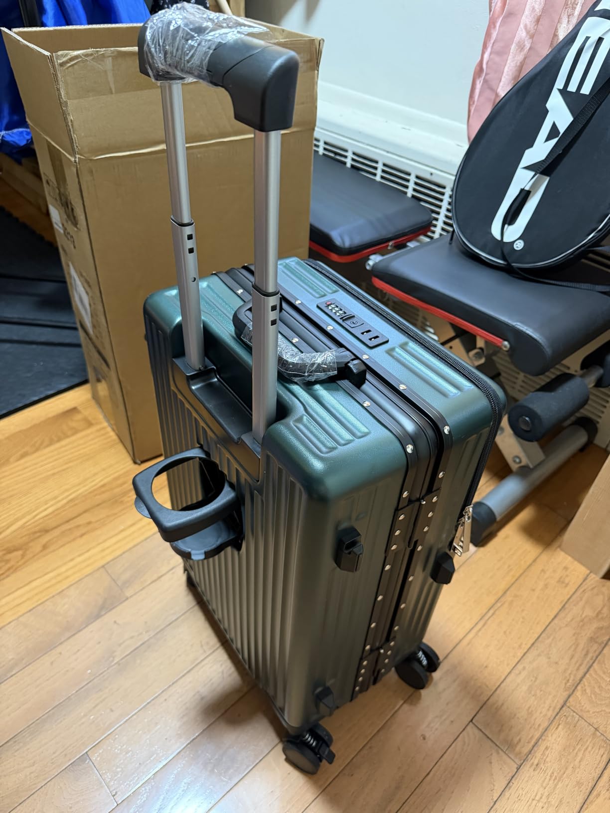 Carry on suitcase Zipperless Luggage,Polycarbonate Aluminum Hard Shell, Expandable Carry-On Suitcase with Spinner Wheels, 20 Inch Cabin customer photo 2