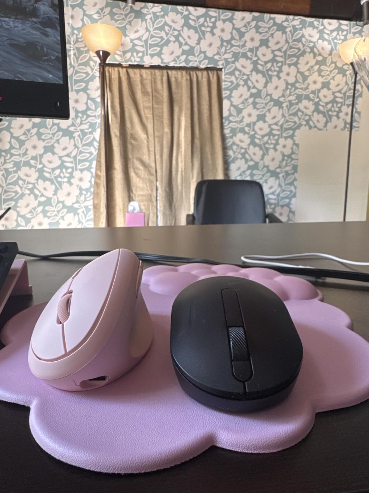 TECKNET Ergonomic Mouse, Bluetooth 5.0/3.0 & USB A, Wireless Vertical Mouse customer photo 1