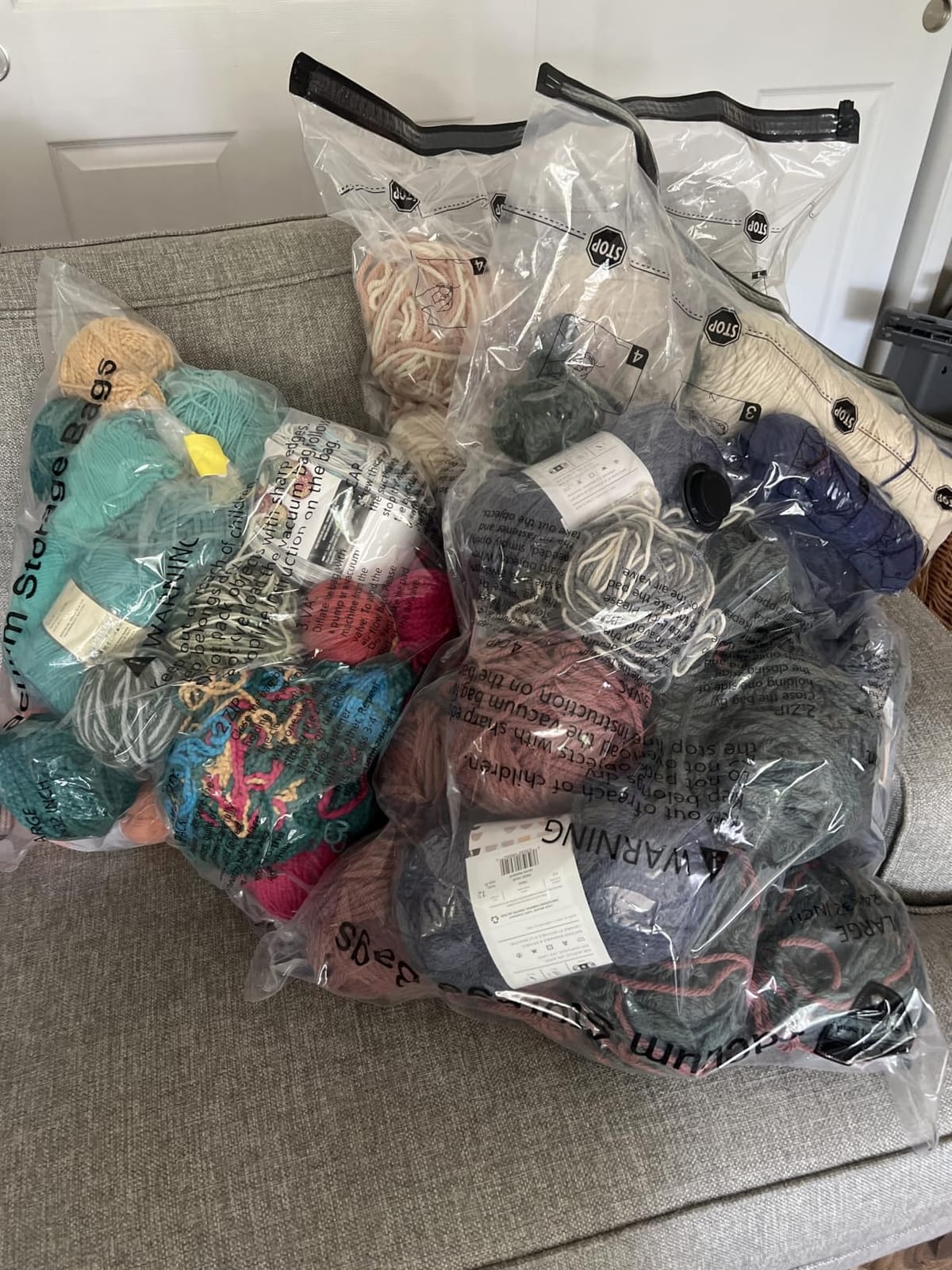 Vacuum Seal Bags for Clothing Travel with Electric Pump, 12 Combo customer photo 1
