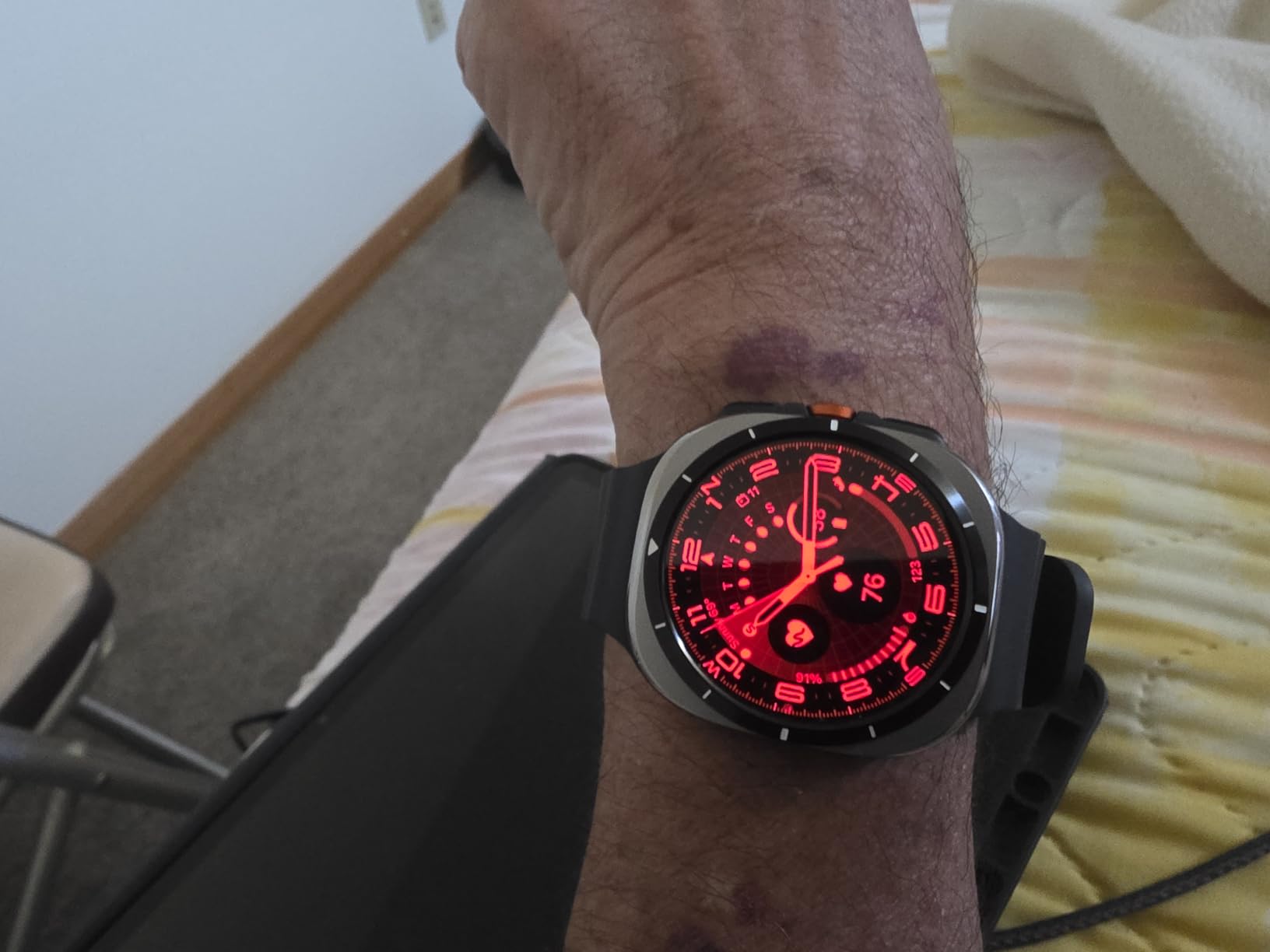 Samsung Galaxy Watch Ultra (2025), Titanium Silver, 47mm LTE Smartwatch customer photo 2