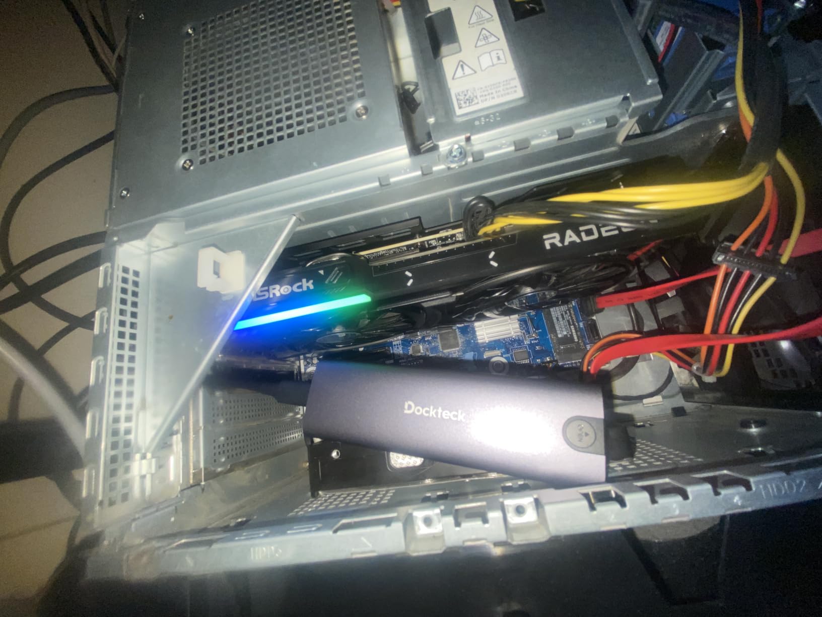 ASRock Radeon RX 9060 XT Challenger 16GB OC, RDNA 4, 3290MHz Boost, 16GB GDDR6 128-bit, PCIe 5.0, Dual Fans, 0dB Silent, LED Indicator, DisplayPort 2.1a, HDMI 2.1b customer photo 1