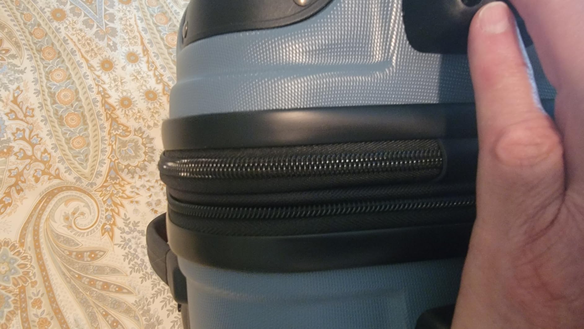 Kenneth Cole REACTION Renegade Luggage Expandable 8-Wheel Spinner Lightweight Hardside Suitcase, Midnight Plum, 28-Inch Checked customer photo 2