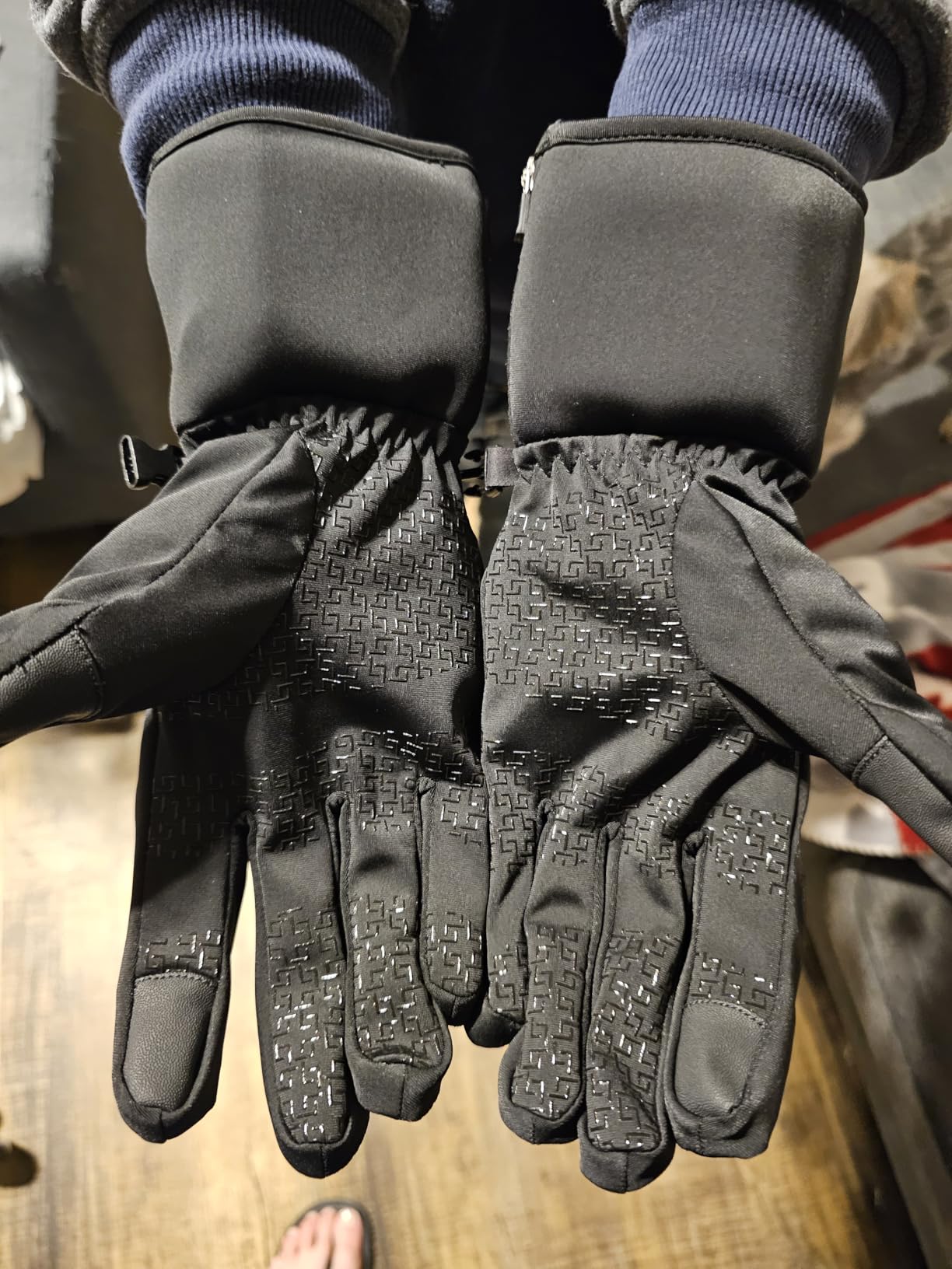 Heated Gloves Liners for Men Women, Rechargeable Waterproof Winter Thin Heated Work Gloves with Arthritis Raynaud's Relief for Ski Golf Hiking Driving customer photo 2