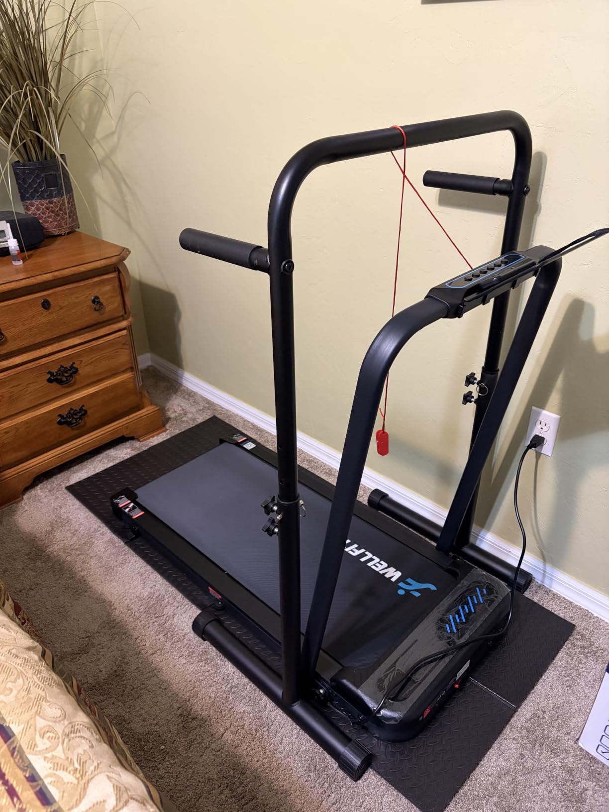 WELLFIT Folding Treadmill for Home, Walking Pad with Incline and Handle Bar customer photo 1