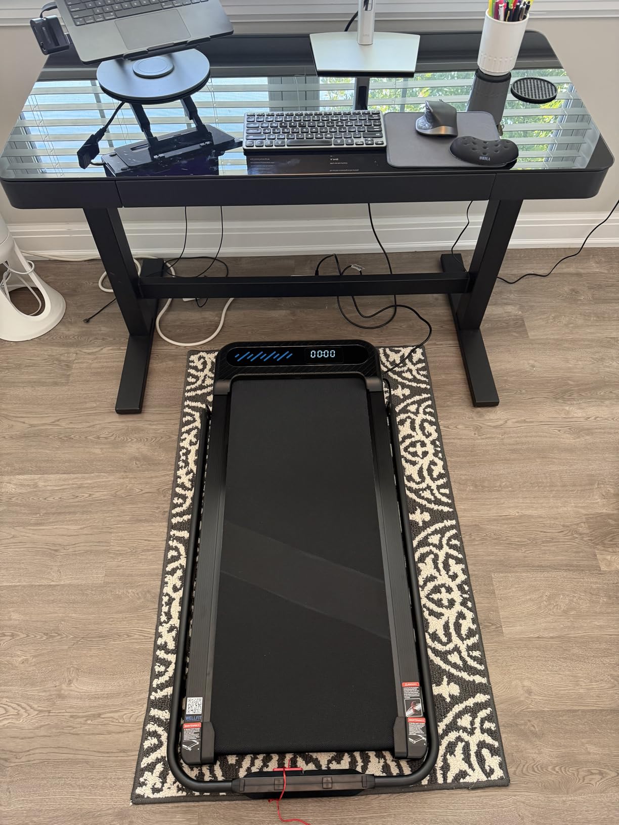 WELLFIT Folding Treadmill for Home, Walking Pad with Incline and Handle Bar customer photo 2
