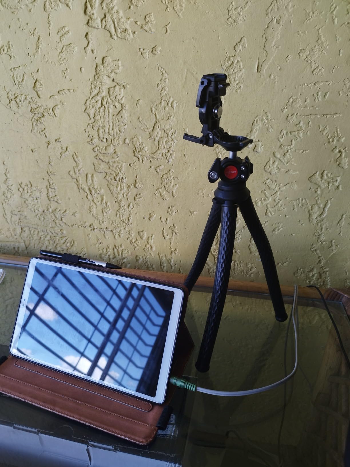 NEEWER Flexible Phone Tripod, Small Mini Camera Webcam Desk Stand, Phone Holder & Action Camera Mount Adapter Compatible with iPhone GoPro DJI Pocket 4 3 Xtra Muse Insta360 for Video Recording, TP34 customer photo 1