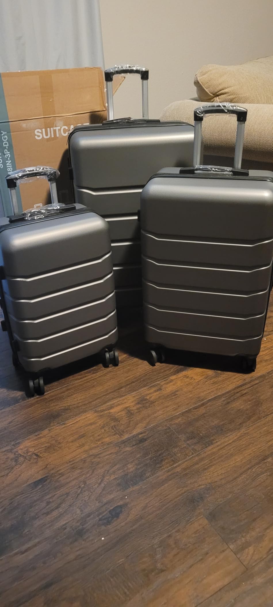 OLIXIS 20 Inch Carry-On Luggage, Hardside Suitcase with Spinner Wheels, Lightweight ABS Hard Shell Travel Luggage, TSA Approved Lock, Expandable Small Suitcase for Business & Travel–Light Grey customer photo 2