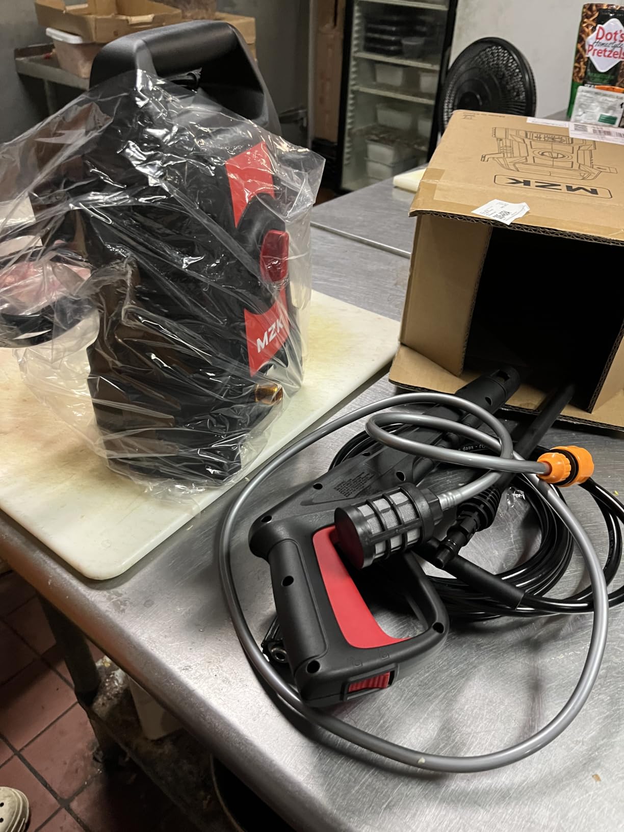 MZK Lightweight Pressure Washer, Portable Power Cleaner with Foam Cannon customer photo 2