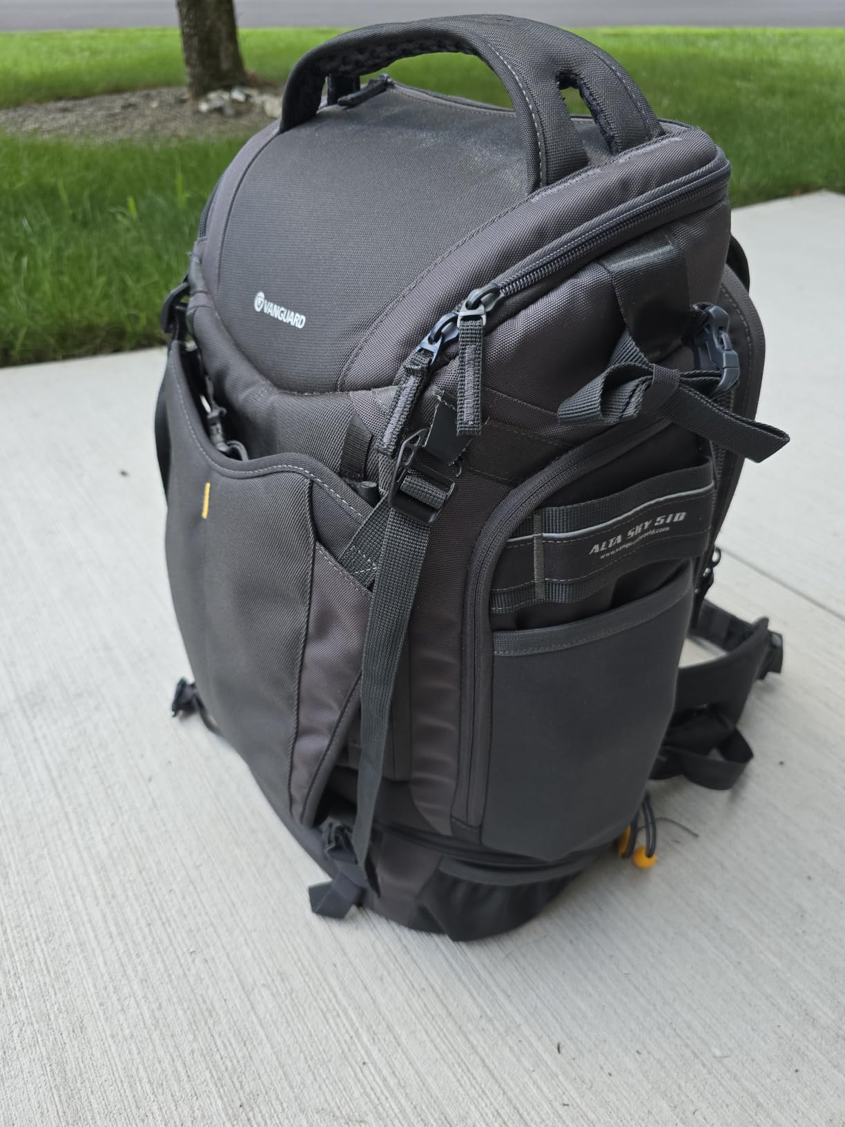 VANGUARD Alta Sky 68T Rolling Camera Backpack with Trolley, 41.8 Liter Capacity customer photo 1