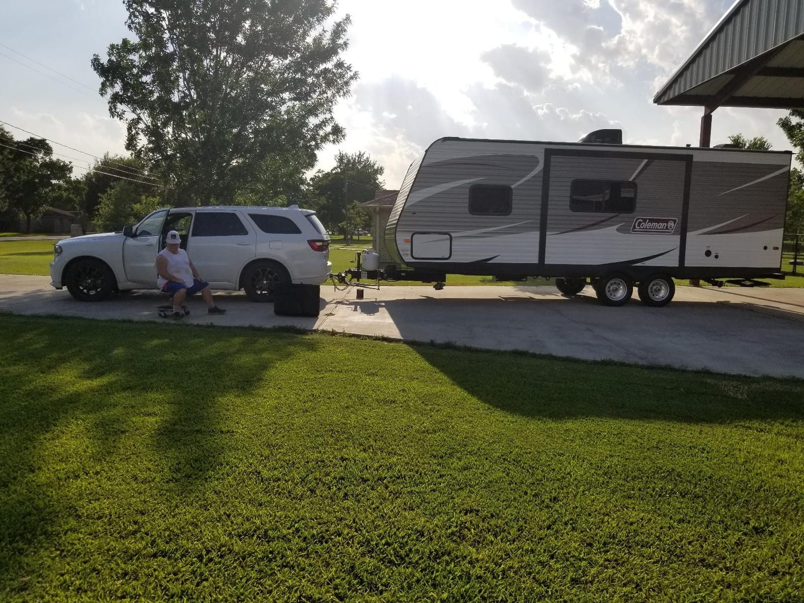 Camco Eaz-Lift Elite 1,000lb Weight Distribution Hitch Kit with Manually Adjusted Sway Control - Ready-to-Tow with Pre-Installed Hitch Ball, Sway Control Ball, U-Bolts, & Chain Package (48058) customer photo 1