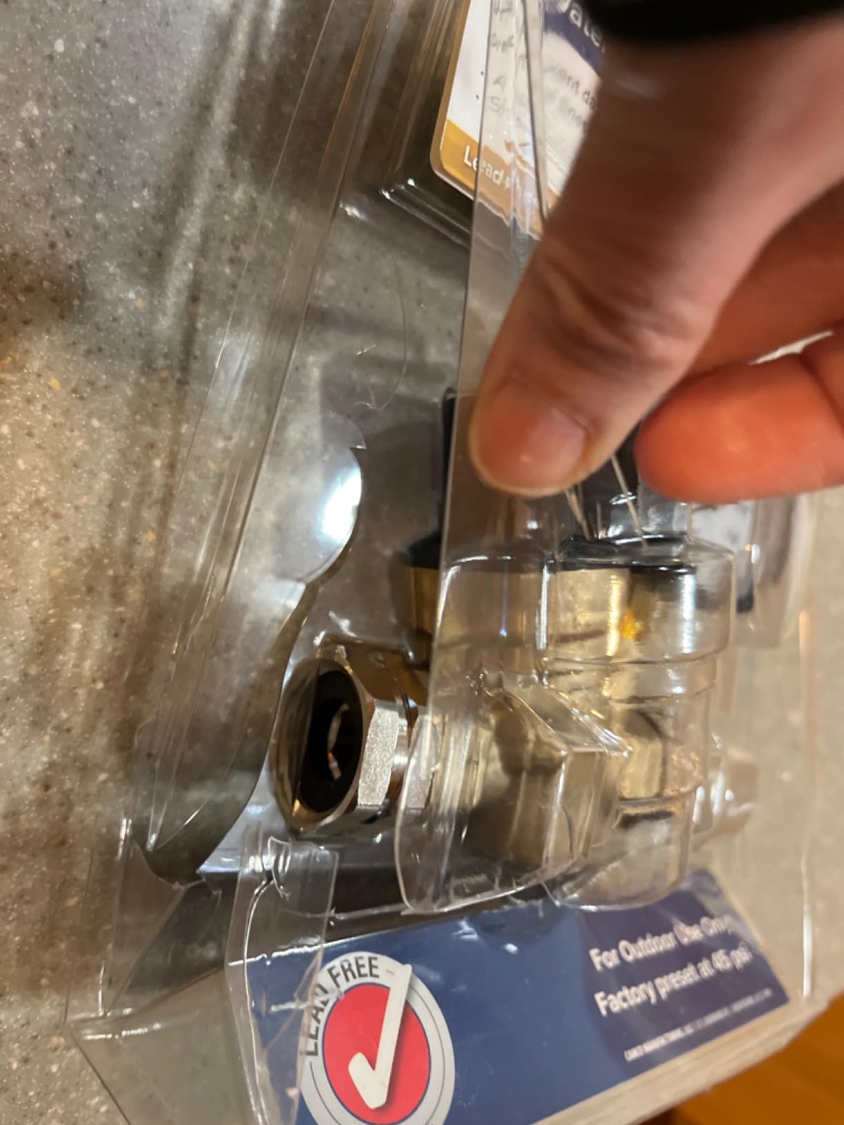 Camco Adjustable RV Water Pressure Regulator - Lead-Free Brass customer photo 2