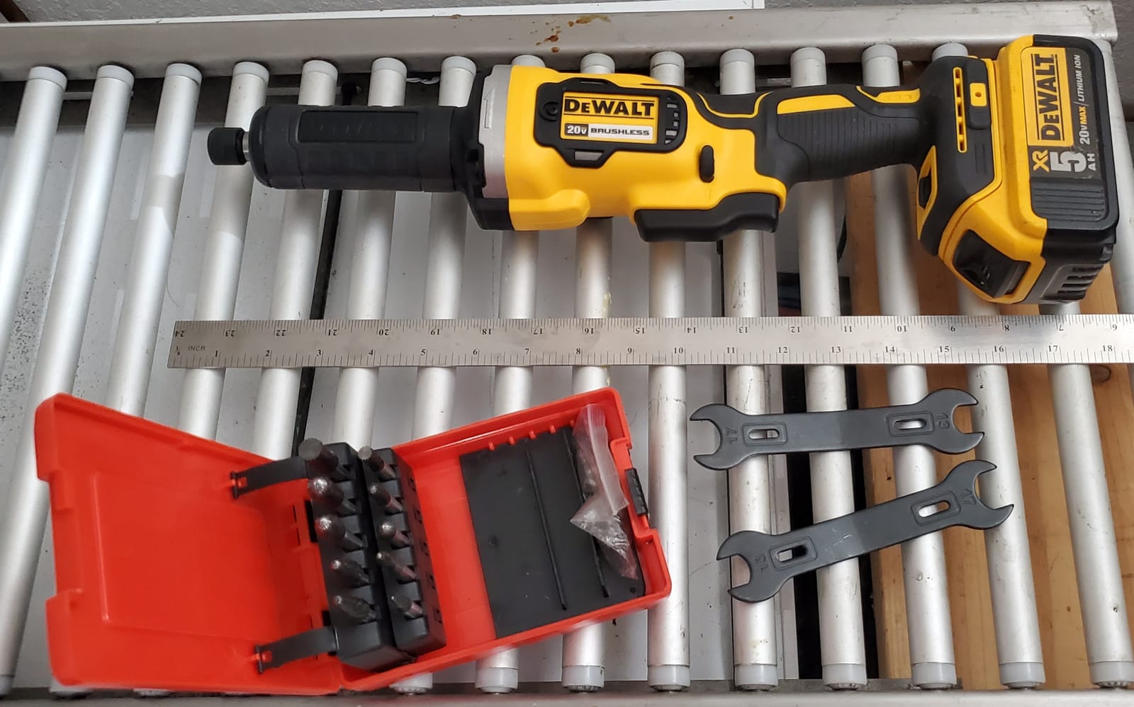 DEWALT DCG426B 20V Max Variable Speed Die Grinder, Tool Only customer photo 1