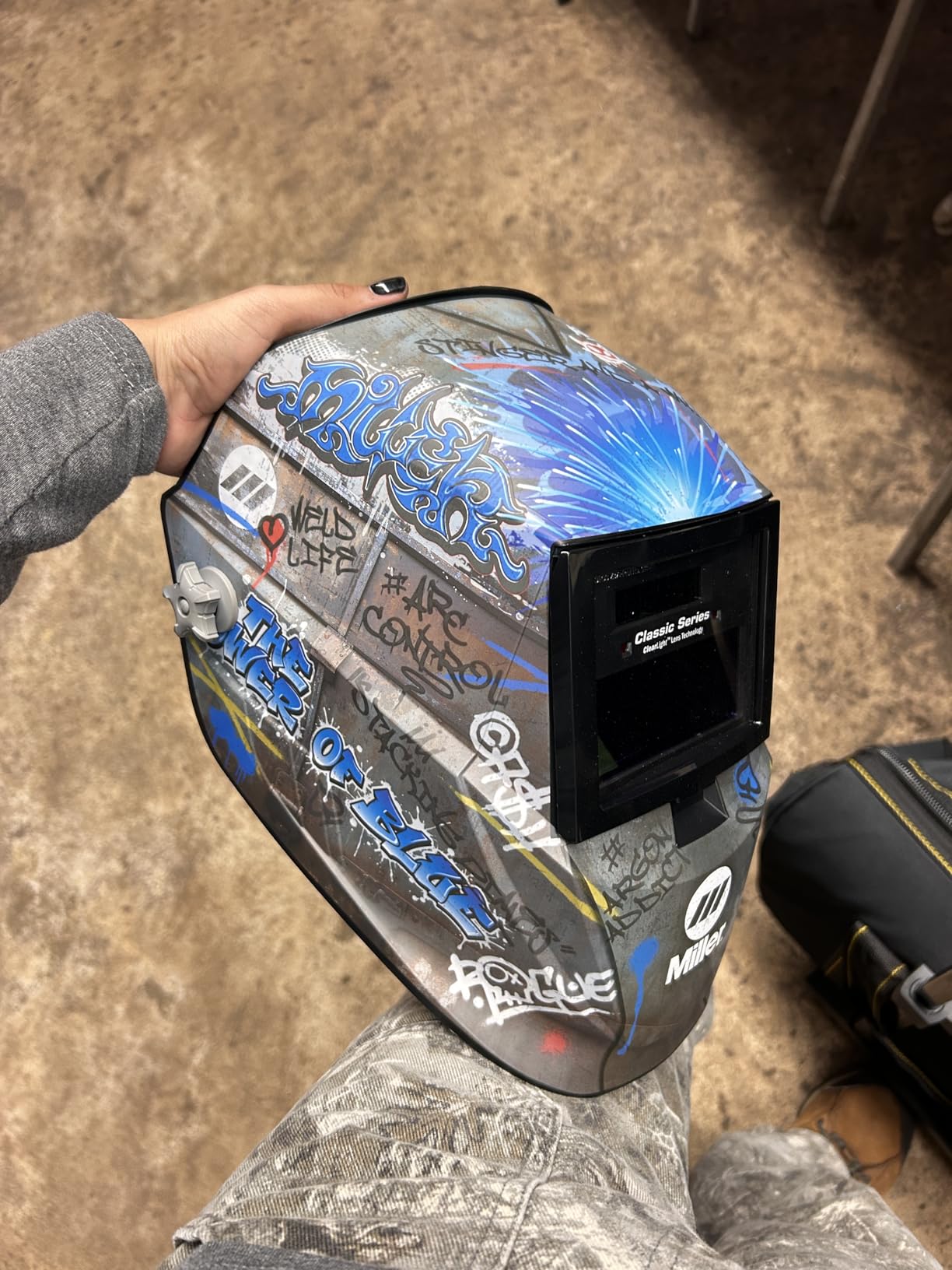 Miller Classic Series Welding Helmet, ClearLight™, Shade 8-13, Black customer photo 2