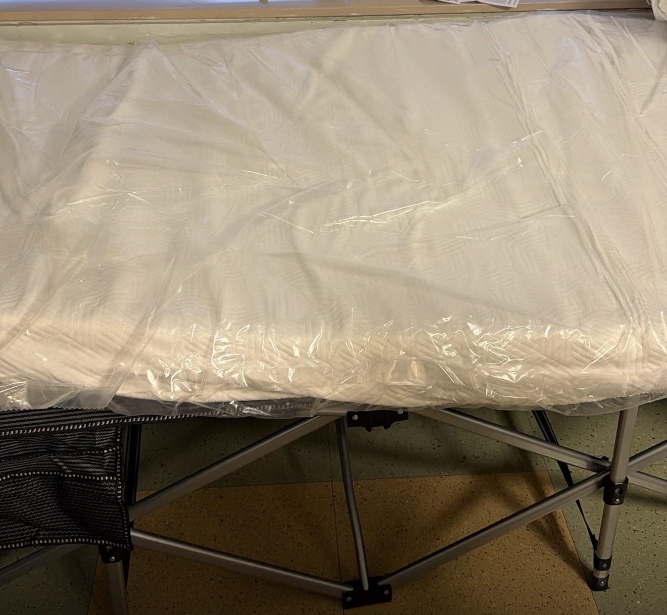 ABORON Extra Wide 28-Inch Folding Camping Cot for Adults with Mattress customer photo 1