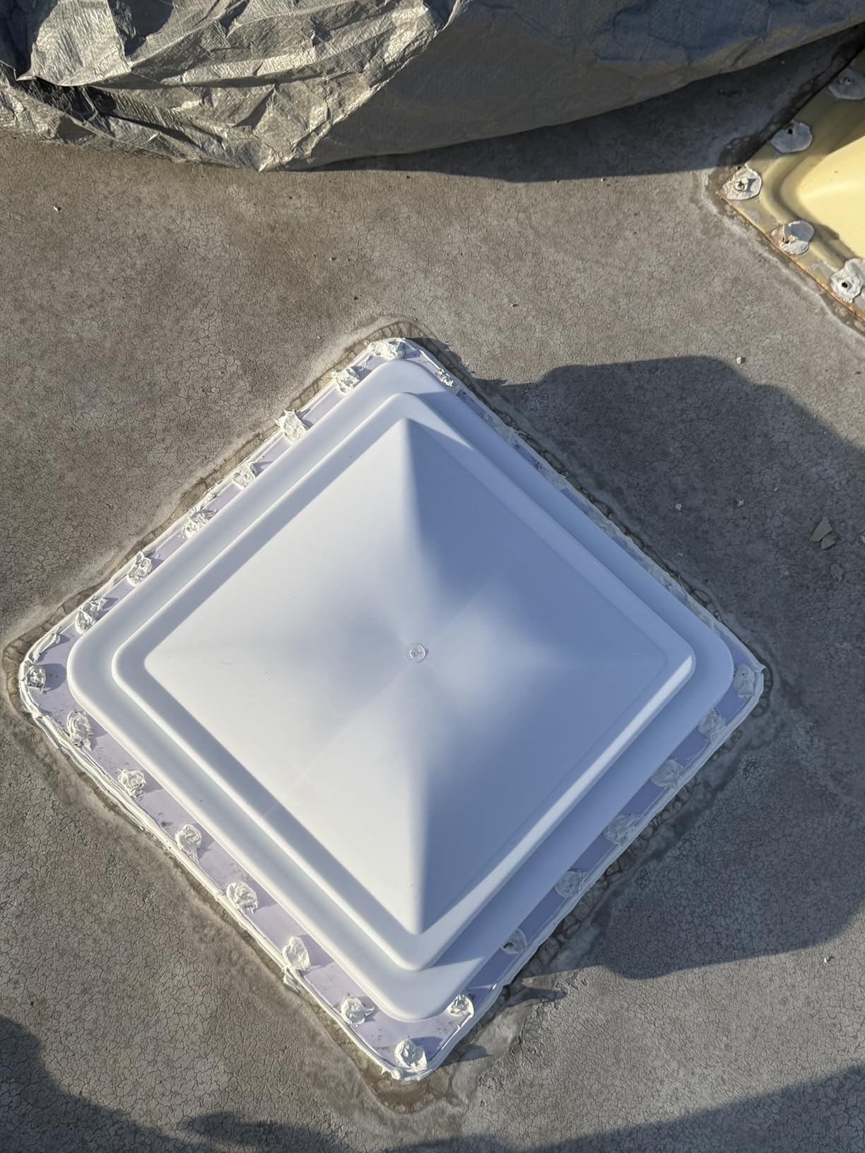 GDDGHS 14x14“ RV Roof Vent with 12V Fan for Camper Trailer customer photo 2