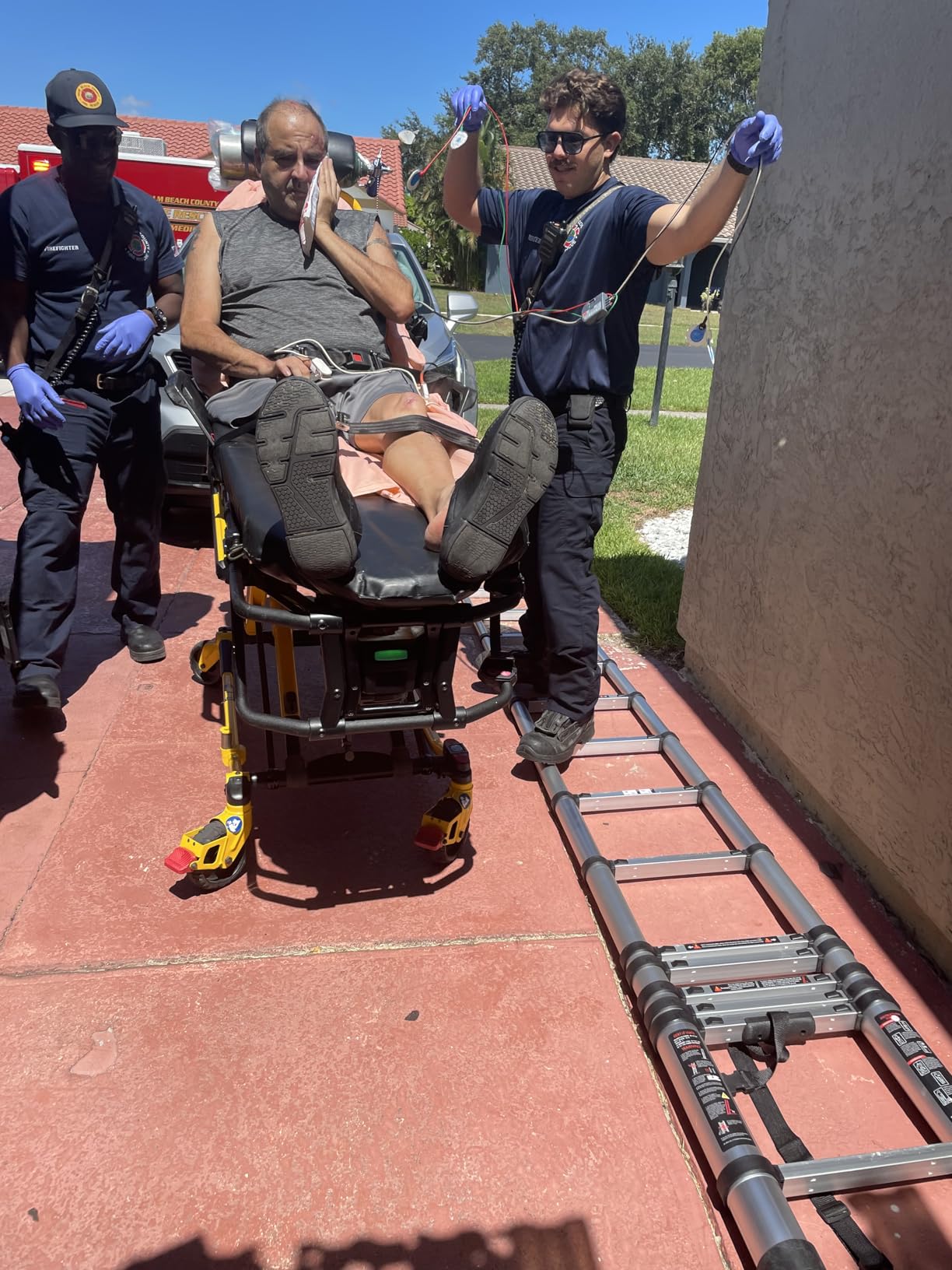 Telescoping Ladder,12.5 FT Extension Ladder, Heavy Duty 330lbs Max Capacity customer photo 1