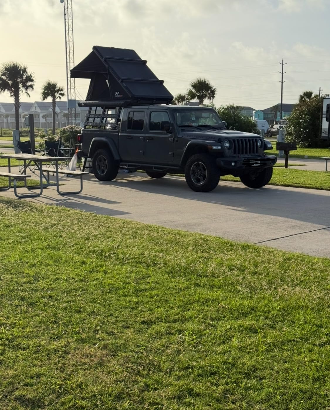 Naturnest Rooftop Tent Hard Shell, Easy Set Up Pop Up Tent for 2 Person customer photo 2