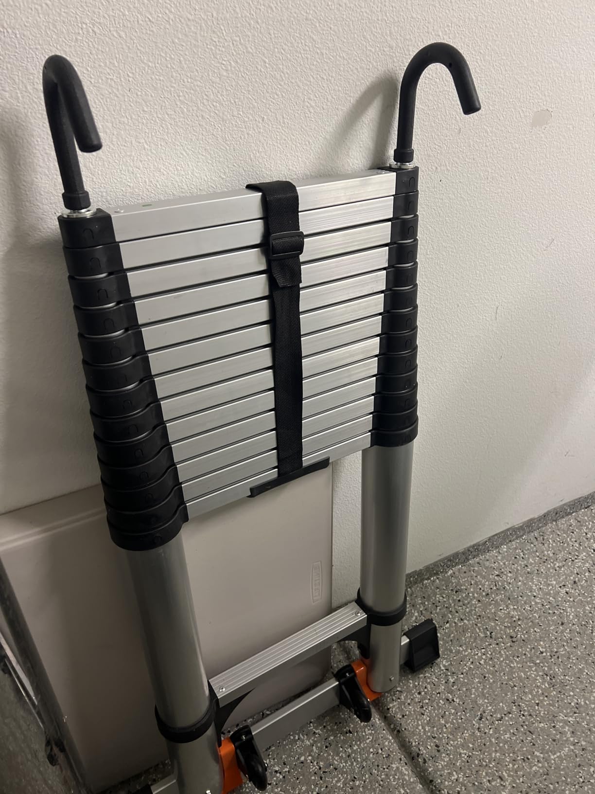 Telescoping Ladder,8.5FT Aluminum Extension Ladder,330lbs Max Capacity customer photo 1