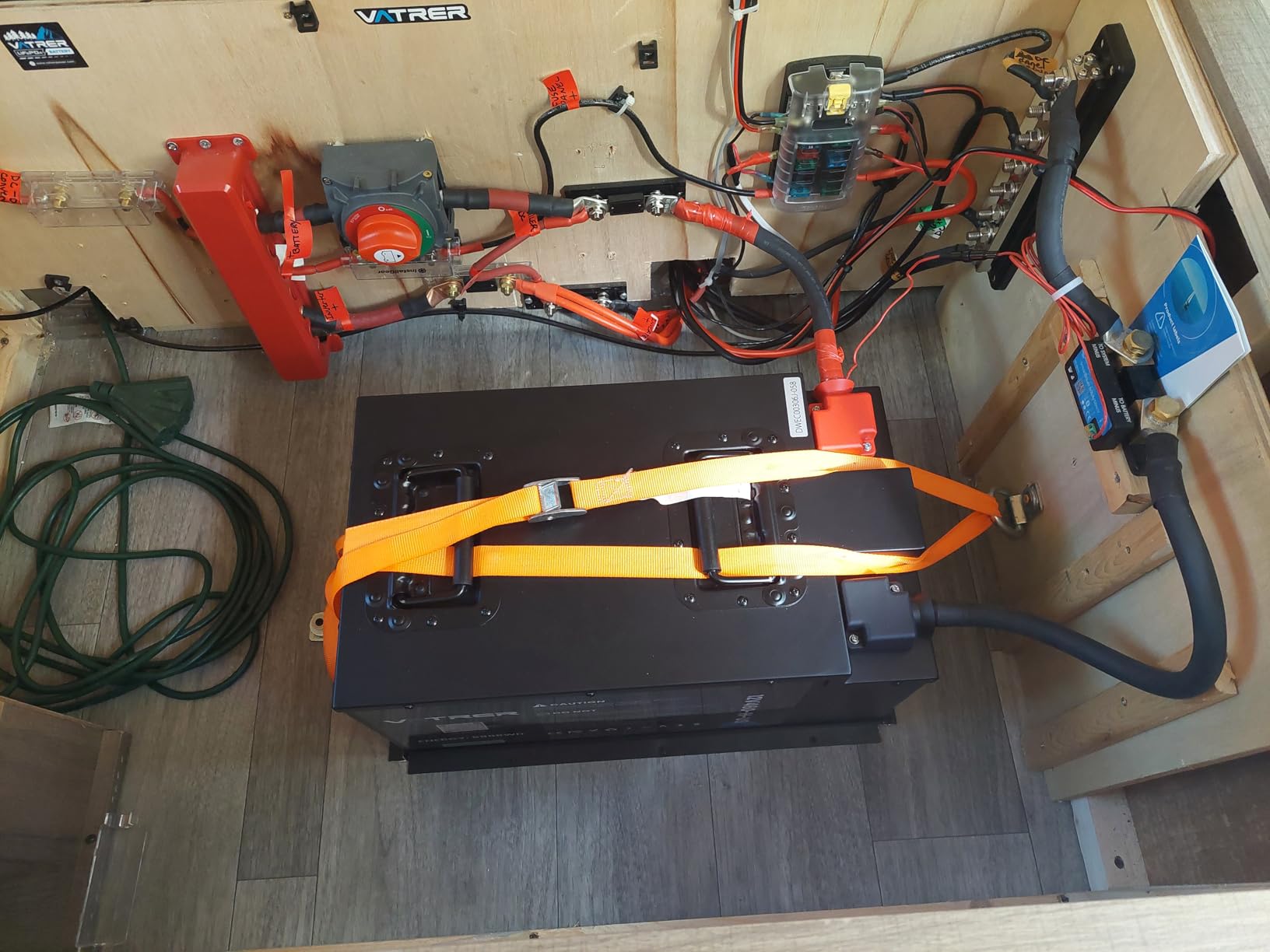 12.8V 460Ah Self-Heating Lithium RV Battery, APP Monitoring with Straps customer photo 1