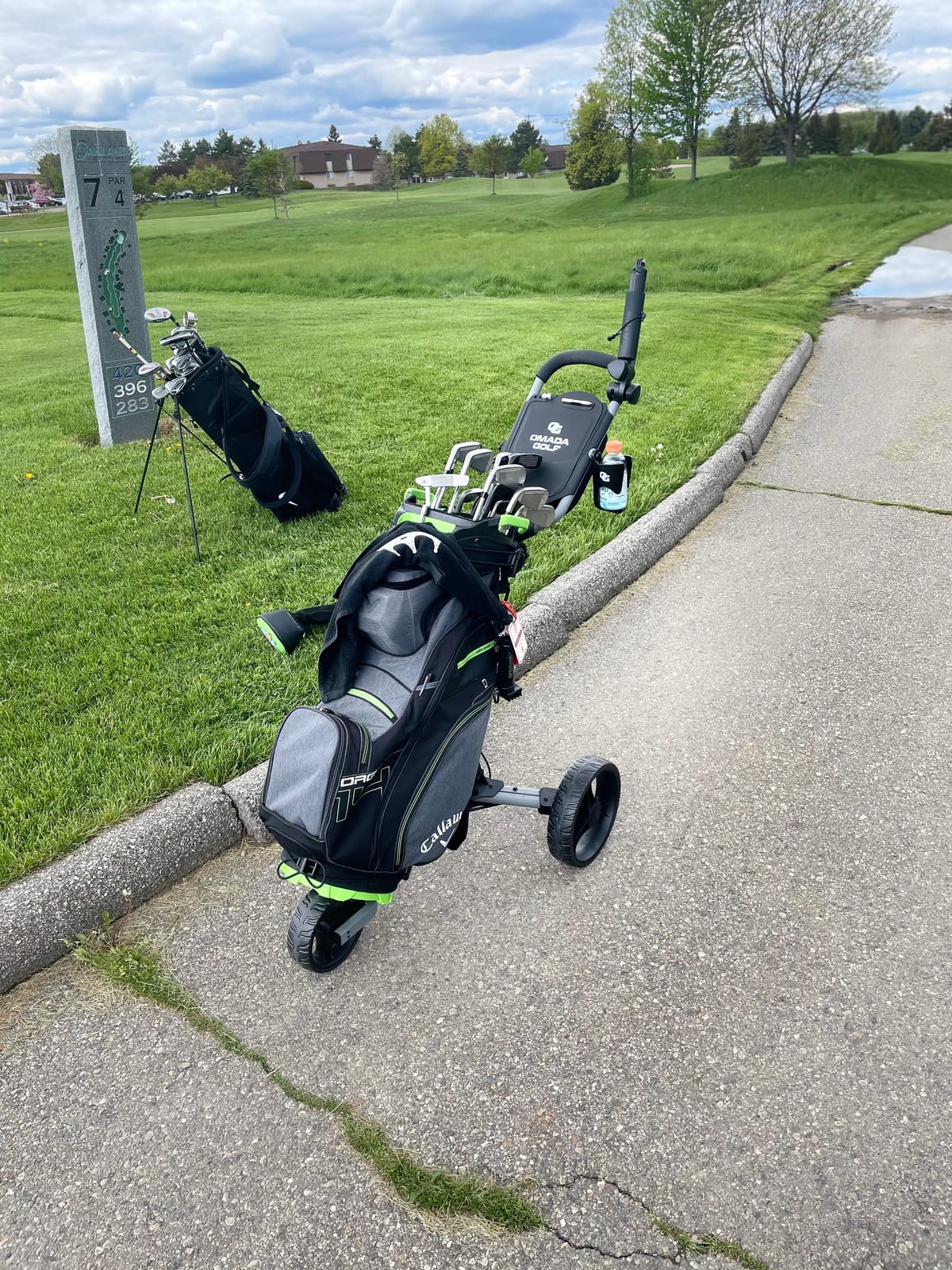 OMADA GOLF T2Lite Golf Push Cart | Lightweight, Ultra-Compact Folding Golf Cart | Large All Terrain Wheels | Umbrella Holder Included | Deep Storage Console | Adjustable Handle, Handbrake + Cup Holder customer photo 1